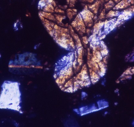 Olivine - Cross polarized light - Puebla - Mexico